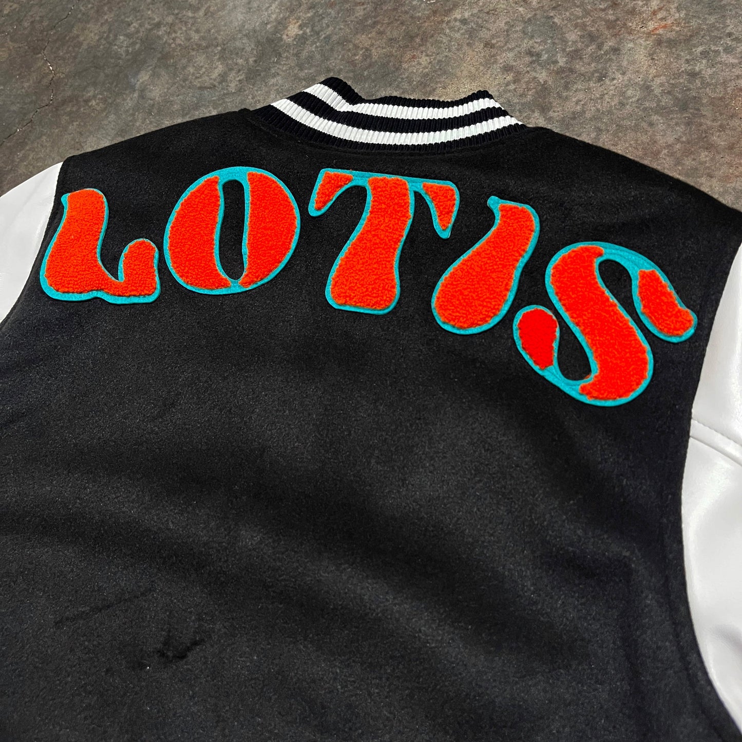 BLACK LOTIS LETTERMAN