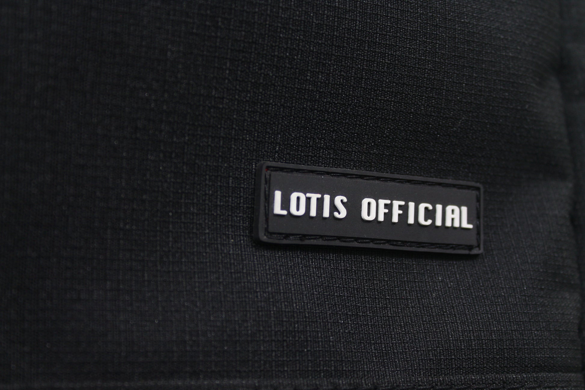 BLACK / RED DUFFLE - LOTIS